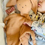 Müslin Tavşan Uyku Arkadaşı, %100 organik pamuktan üretilmiş, sağlıklı ve doğal uyku arkadaşı.